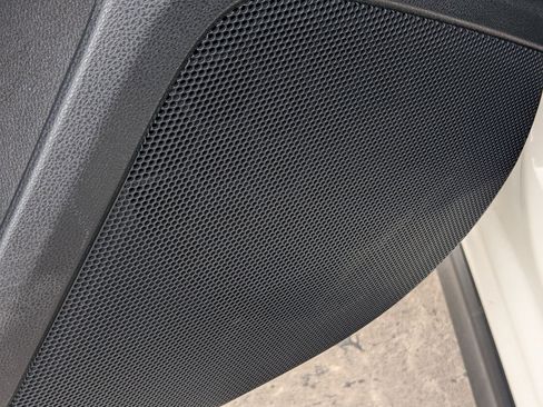 Used 2025 Subaru Crosstrek 2.0i Premium image 15