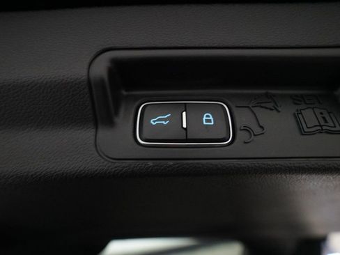 Used 2023 Ford Explorer XLT w/ Equipment Group 202A image 15