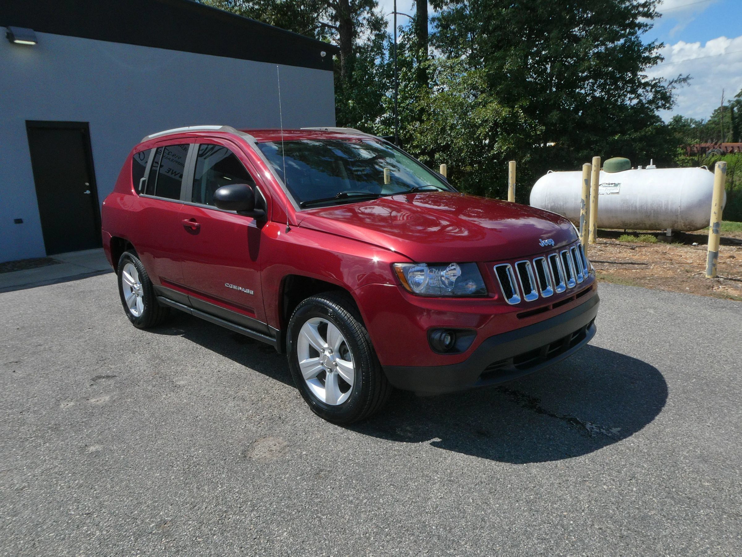 Used 2015 Jeep Compass Sport w/ Power Value Group FWD image 3