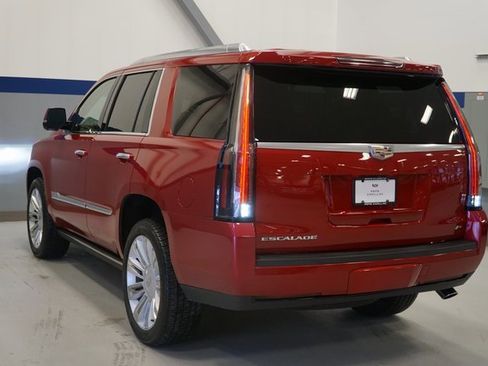 Used 2015 Cadillac Escalade Platinum image 3