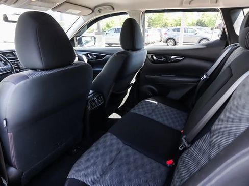 Used 2017 Nissan Rogue Sport SV w/ SV All-Weather Package AWD/4WD image 30
