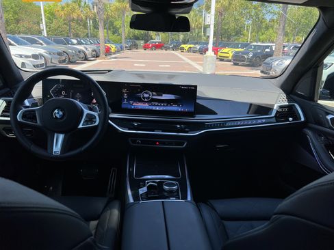 Used 2026 BMW X7 xDrive40i w/ M Sport Package AWD/4WD image 29
