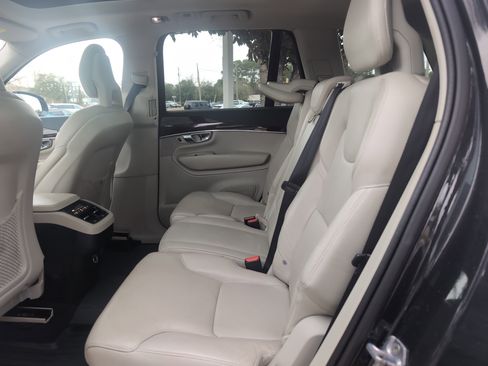 Used 2016 Volvo XC90 T6 Momentum w/ Momentum Plus Package image 31