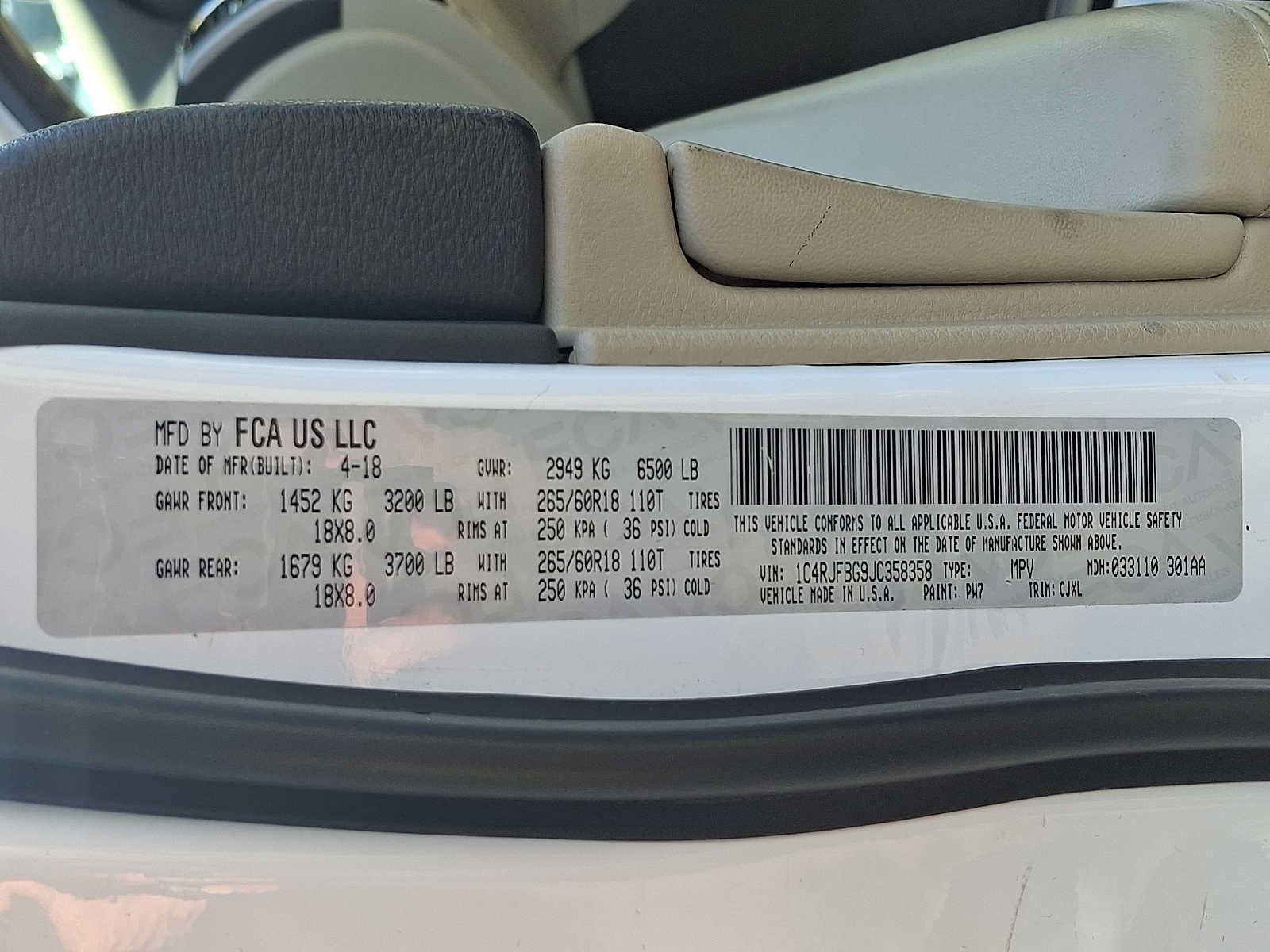 Used 2018 Jeep Grand Cherokee Limited AWD/4WD image 28
