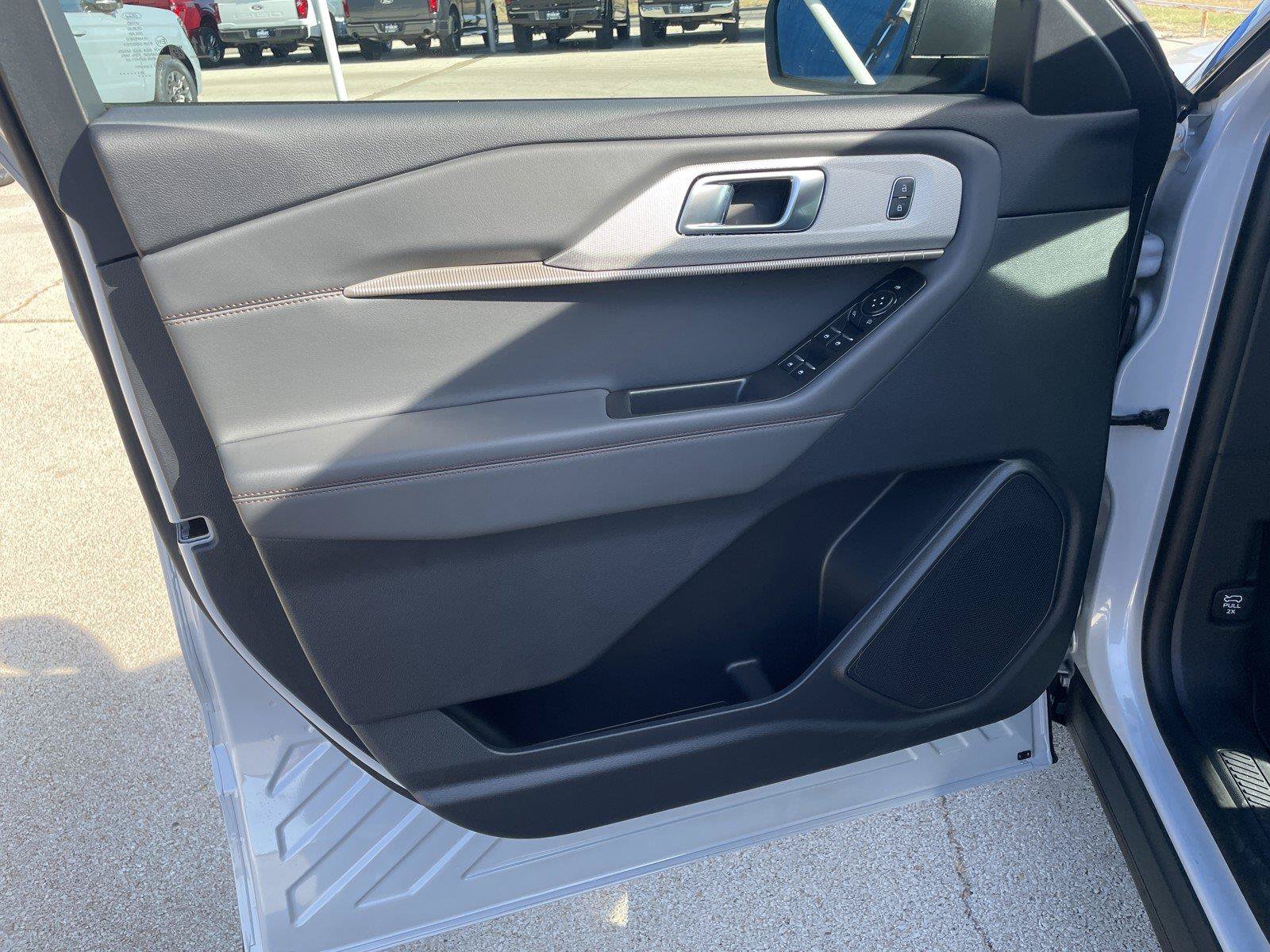 New 2026 Ford Explorer Active w/ Active Comfort Package RWD image 10