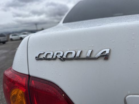 Used 2010 Toyota Corolla LE image 9