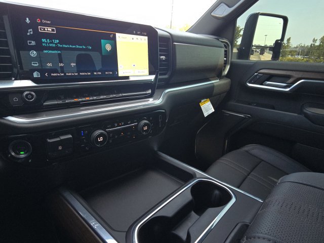 Used 2024 Chevrolet Silverado 3500 High Country w/ High Country Premium Package AWD/4WD image 29