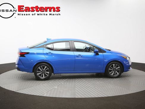 Used 2022 Nissan Versa SV FWD image 43
