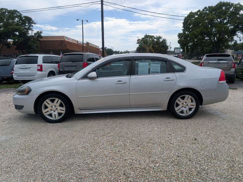 Used 2010 Chevrolet Impala LT w/ Convenience Package FWD image 4