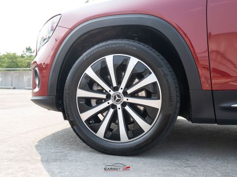 Used 2020 Mercedes-Benz GLB 250 4MATIC w/ Premium Package image 10
