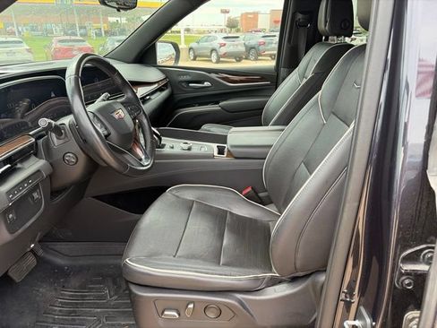 Used 2022 Cadillac Escalade Premium Luxury AWD/4WD image 6