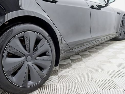 Used 2022 Tesla Model S image 11