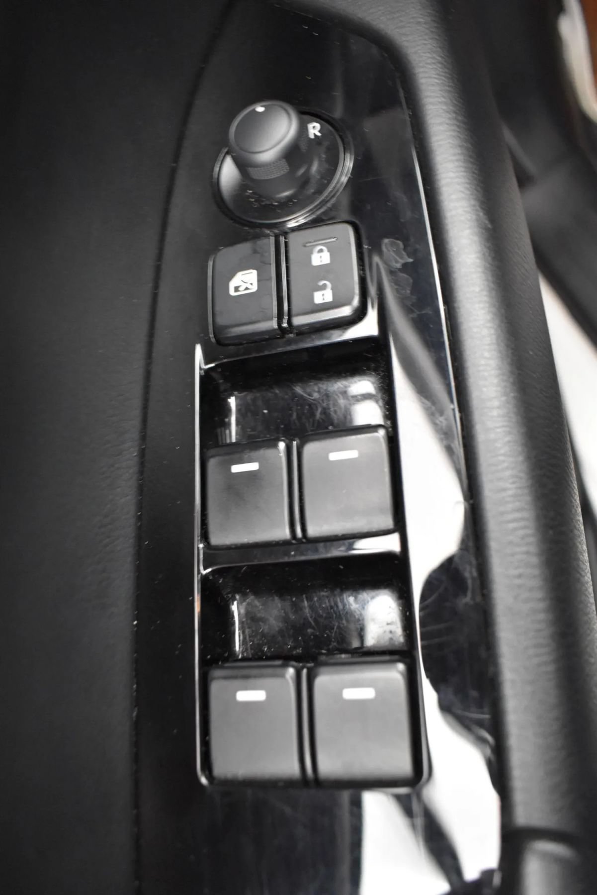Used 2025 MAZDA CX-5 AWD 2.5 S w/ Select Package image 21