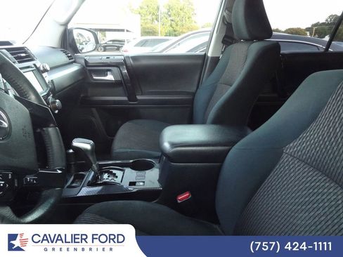 Used 2017 Toyota 4Runner TRD Off-Road AWD/4WD image 7