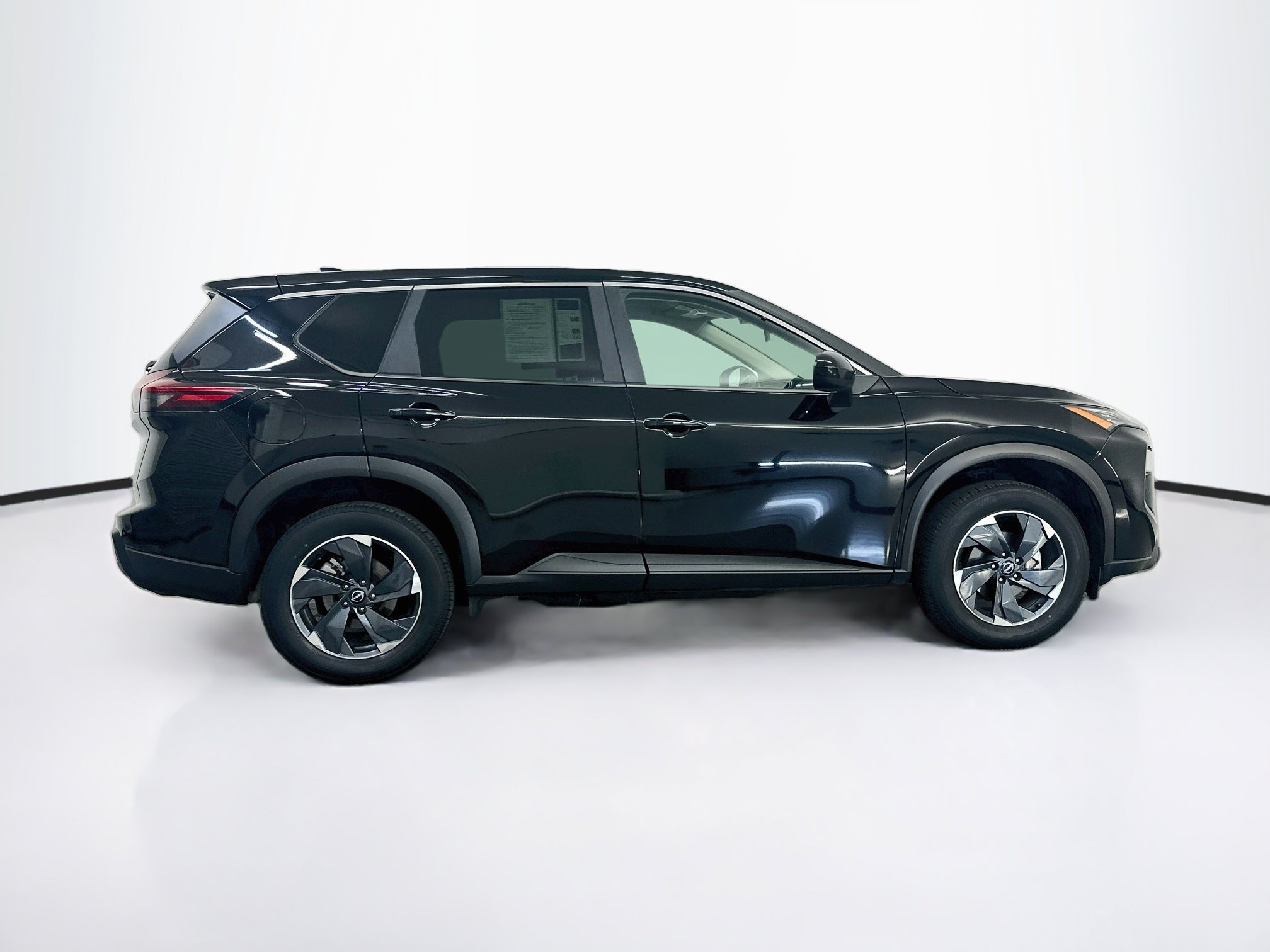 Used 2025 Nissan Rogue SV AWD/4WD image 10