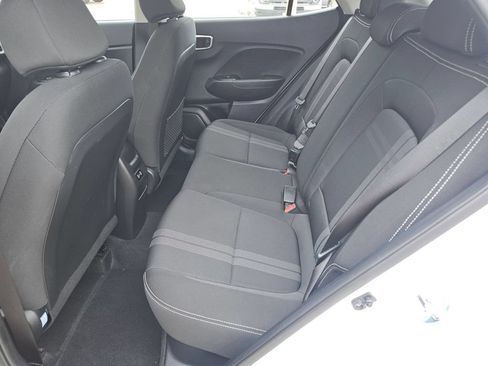 Used 2025 Hyundai Venue SEL FWD image 28