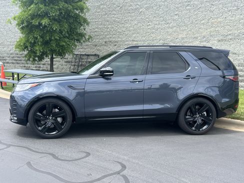 Used 2025 Land Rover Discovery Dynamic SE AWD/4WD image 5