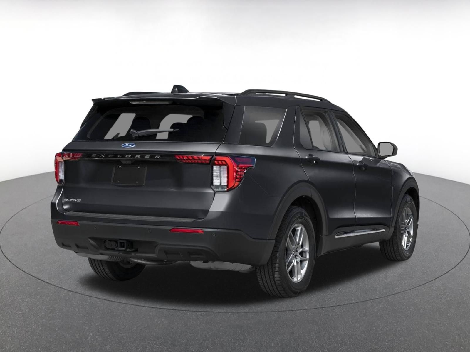 Used 2026 Ford Explorer Active RWD image 2
