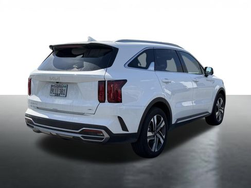 Certified 2024 Kia Sorento SX Prestige AWD/4WD image 7