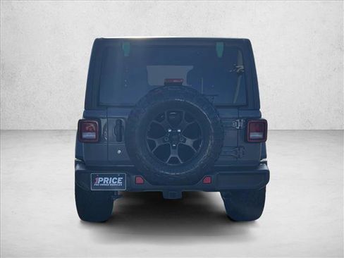 Used 2019 Jeep Wrangler Unlimited Sahara image 6