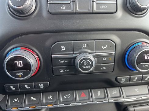 Used 2021 Chevrolet Silverado 1500 High Country image 24