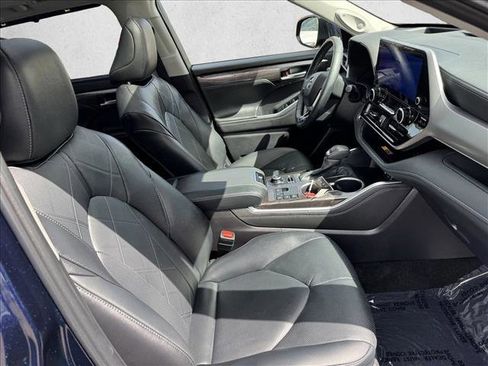Certified 2026 Toyota Highlander Platinum AWD/4WD image 21