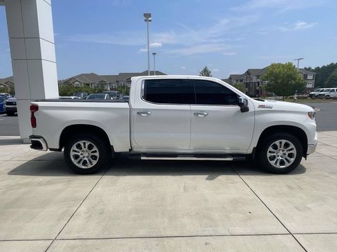 Used 2025 Chevrolet Silverado 1500 LTZ AWD/4WD image 6