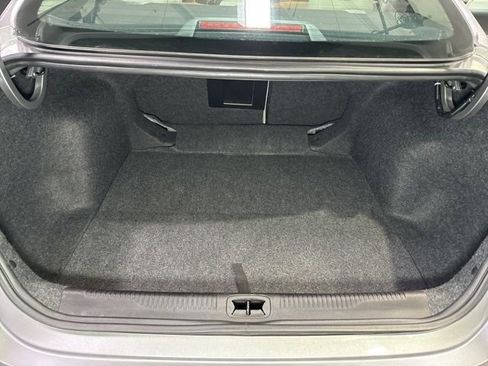 Used 2016 Chrysler 200 Limited image 2