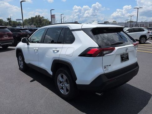 Used 2025 Toyota RAV4 XLE FWD image 5