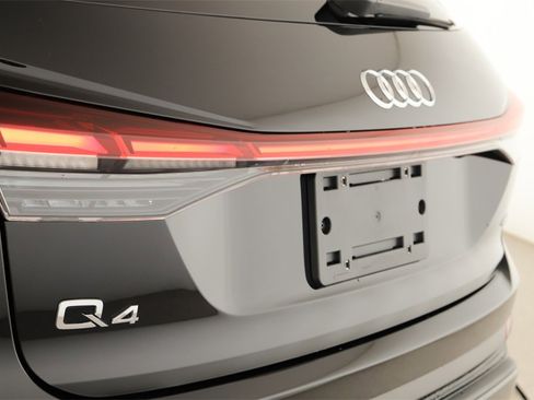 Certified 2022 Audi Q4 e-tron Premium Plus image 32