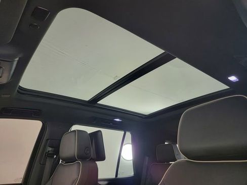 Used 2023 Chevrolet Tahoe Premier image 12