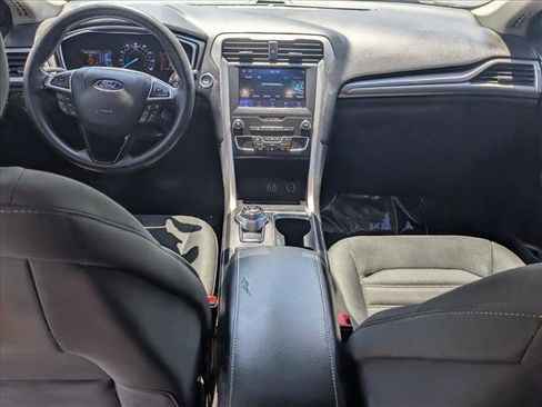 Used 2019 Ford Fusion SE FWD image 16