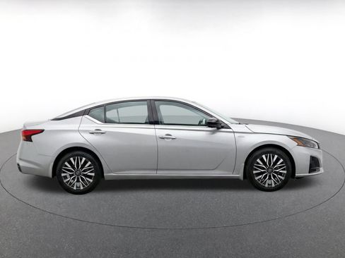 Used 2026 Nissan Altima 2.5 SV FWD image 14