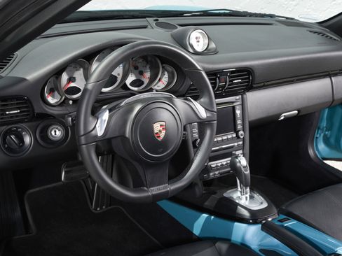 Used 2012 Porsche 911 Cabriolet image 4