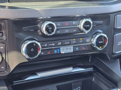 New 2025 Ford F250 Platinum image 30