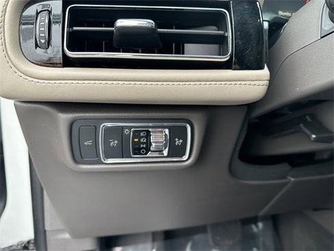 Certified 2023 Lincoln Aviator AWD w/ Premium Package image 30