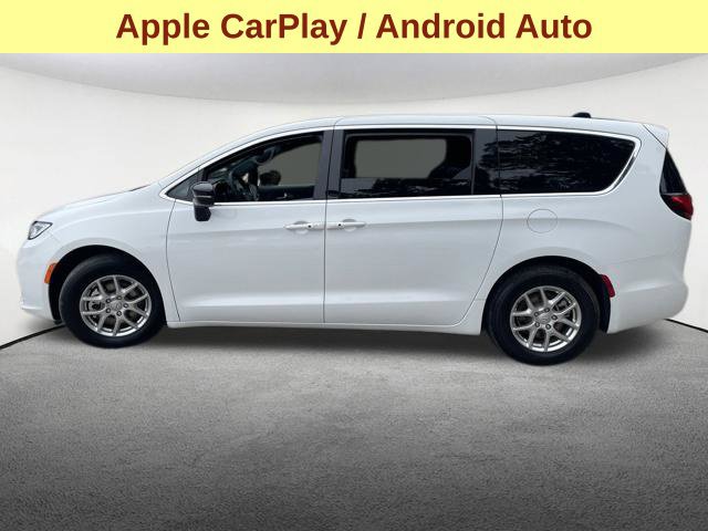 Used 2026 Chrysler Pacifica Select FWD image 6