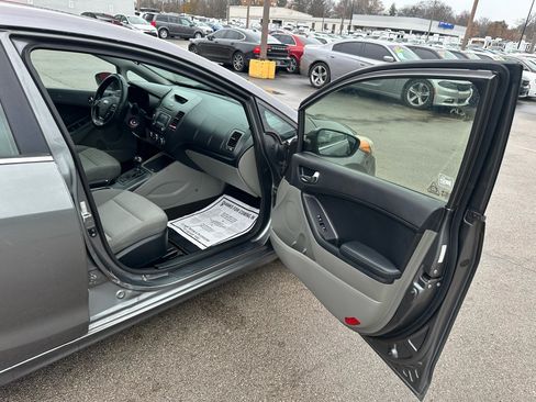 Used 2016 Kia Forte EX image 9