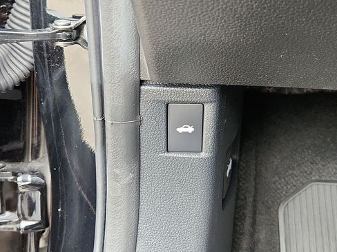 Certified 2024 Honda Accord EX image 27