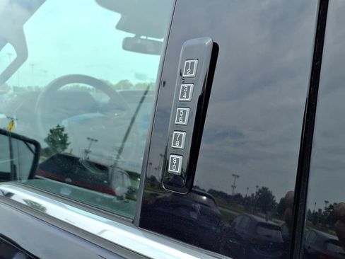 Used 2022 Ford F150 Lariat w/ Equipment Group 502A High AWD/4WD image 9