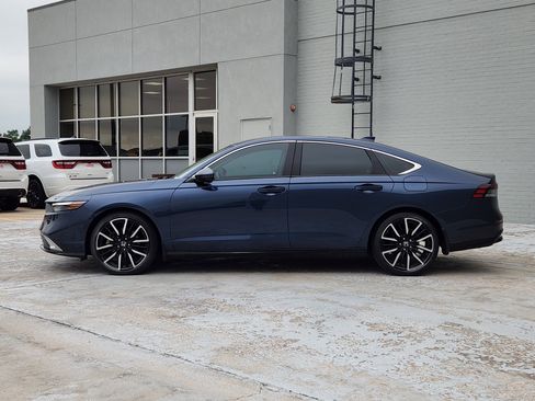 Used 2023 Honda Accord Touring image 5