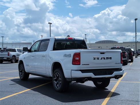 New 2026 RAM 1500 Laramie AWD/4WD image 3