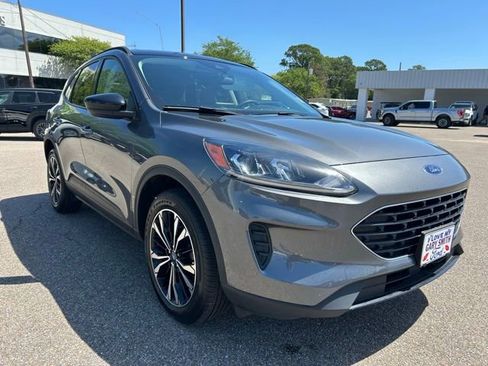 Certified 2022 Ford Escape SE w/ SE Sport Appearance Package AWD/4WD image 2