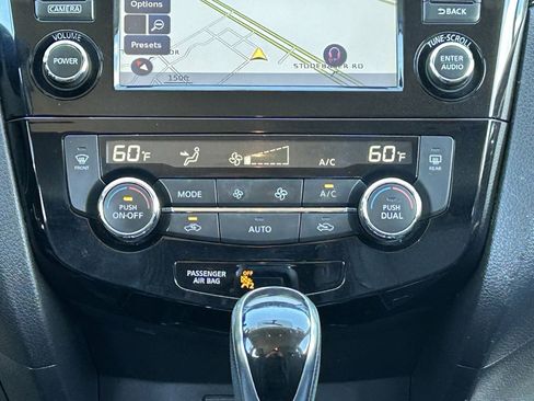 Certified 2017 Nissan Rogue Sport SL FWD image 20