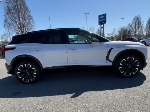 New 2025 Chevrolet Blazer EV RS image 45