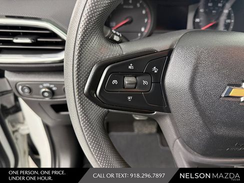 Used 2022 Chevrolet TrailBlazer LT w/ Convenience Package FWD image 23