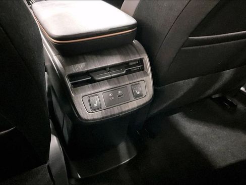 Used 2023 Nissan Ariya FWD image 27