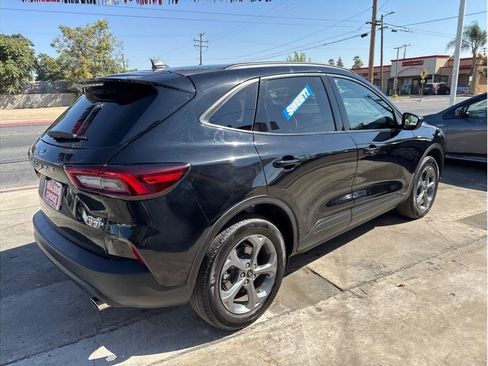 Used 2025 Ford Escape ST-Line Select AWD/4WD image 6