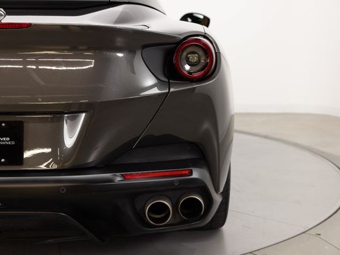 Used 2019 Ferrari Portofino RWD image 46