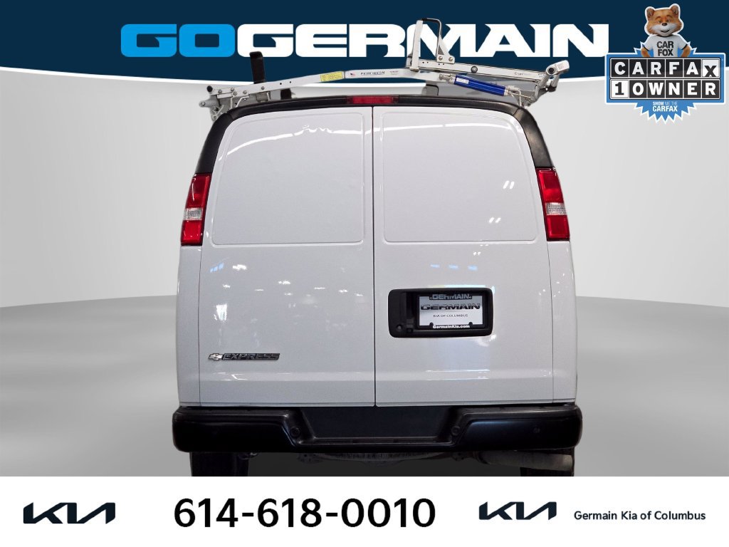 Used 2020 Chevrolet Express 3500 w/ Driver Convenience Package RWD image 9